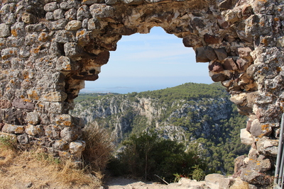 https://www.acorimmo.fr/actualites/188/ces-villages-meconnus-autour-de-toulon-ou-il-fait-bon-vivre-et-investir-en-2025.htm